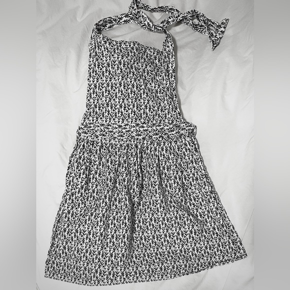 Leaf Patterned Apron with Pockets - Picture 1 of 7